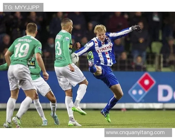 多德勒支迎战埃因青年队争夺联赛关键三分的精彩对决 多德勒支迎战埃因青年队争夺联赛关键三分的精彩对决